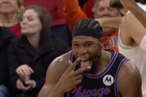 打回悬念！亚布塞莱空位三分把握住 公牛追到仅差4分！ - 资讯配图