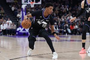 值得培养！5号秀贝利半场填满数据栏 拿到13分6板3助2断1帽 - 资讯配图