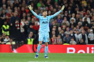 迪马济奥：热刺门将维卡里奥将接受疝气手术，有可能赛季报销 - 资讯配图