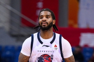 内线游刃有余!克里斯19中8砍24分14板两双 抢5前场板&罚球10中8 - 资讯配图