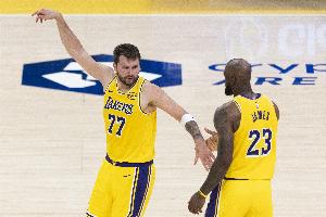 才打86场！东契奇湖人生涯15次40+追平浓眉天勾列第七 将追老詹 - 资讯配图