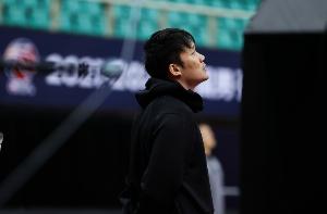 直播吧:丁彦雨航宣布退役 后续工作以自媒体解说以及NBL球队为主 - 资讯配图