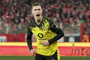 德天空：多特越来越接近与施洛特贝克续约，双方的谈判进展积极 - 资讯配图