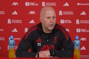 斯洛特赛前：若全员健康不会让索博踢右边卫 英超赛程安排太密集 - 资讯配图