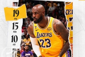 最老三双！湖人官方发布詹姆斯本场数据海报：19+15+10 - 资讯配图