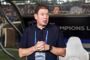 斯卢茨基：相信马镇之前集训时留下不错印象，入选国足也是情理中 - 资讯配图