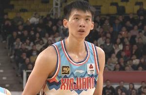 敢打敢拼!杨芮上半场7投5中&三分4中3 砍下15分暂为全场最高 - 资讯配图