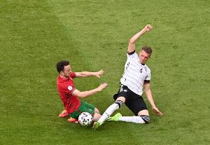 落选德国队！金特尔：我跟过很多教练 我不傻，去世界杯还有机会 - 资讯配图