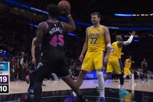 情场失意球场得意!东契奇连得7分砍下第50分 背靠背90分! - 资讯配图