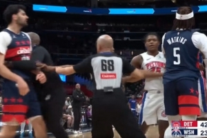 跟奇才也打架？保罗·里德推倒武克切维奇&霍兰上前对喷 发生冲突 - 资讯配图