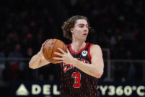 经典白忙活一场！吉迪送生涯新高19助 另有9分6板&也有5失误5犯规 - 资讯配图