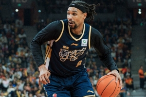 进攻端你打得最好！萨林杰11中9高空砍22分5板4助 防守端成弱环 - 资讯配图