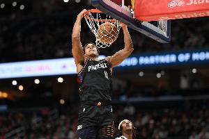 伊戈达罗：最后应切断文班路线或换防守方式 他投进了高难度进球 - 资讯配图