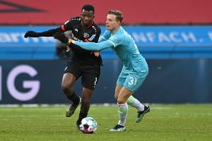 德天空：药厂中卫塔普索巴计划今夏转会，目标是加盟英超 - 资讯配图