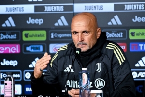 斯帕莱蒂:尤文不比加拉塔萨雷弱,两场比赛的红牌才是问题的关键 - 资讯配图