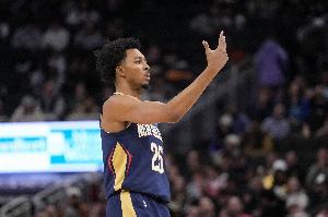 火力全开！墨菲17中9&三分11中5贡献球队最高27分 另有5板2助1断 - 资讯配图