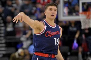 还是可以用的!博格丹替补9中6&3记三分拿下16分1板1助 - 资讯配图