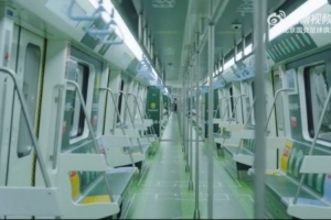 走进地铁的那一刻，已经走进国安的主场 - 资讯配图