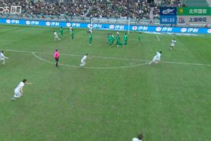 这球漂亮！陈晋一任意球破门直挂死角，申花客场1-1扳平国安 - 资讯配图