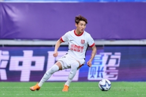 韦世豪攻入个人中超第60球,这也是他第10次中超单场又进球又助攻 - 资讯配图