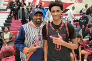 阿泰：小阿里纳斯比他爹强 他攻筐像科比&未来会成MVP - 资讯配图