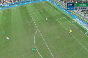 差点白给!金顺凯门前险些送礼张玉宁,薛庆浩迅速出击化解 - 资讯配图