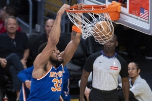 唐斯：我本想请假陪伴生病的父亲 但他坚持让我出战 - 资讯配图