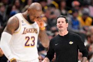 王仕鹏：让老詹牺牲球权可不是1、2天能解决的事  雷迪克有些水平 - 资讯配图