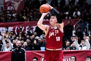 浙江官方:刘泽一腰椎间盘突出伴坐骨神经痛&棘间韧带损伤 伤停4周 - 资讯配图