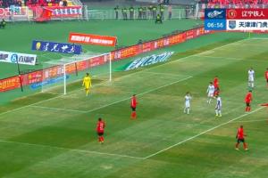 吧友们注意了到吗?“直播吧”广告牌亮相辽宁铁人主场铁西体育场 - 资讯配图