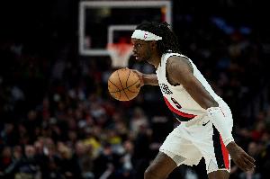 什么叫大心脏！格兰特关键三分+两罚杀死比赛 全场砍26分5板3断 - 资讯配图