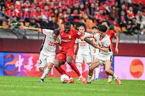 热议成渝德比3-3：本轮最佳比赛！本土教练起来中国足球才有希望 - 资讯配图