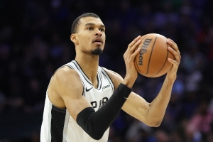 麦迪：如果文班亚马参加单挑赛的话 直接把奖杯给他吧 - 资讯配图