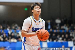 中国队长！赵睿13中11高效34分主导逆转 第三节14分&下半场22分 - 资讯配图