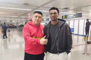 媒体人：山西新外援泰森·沃克已抵太原 是否能留队要看试训情况 - 资讯配图