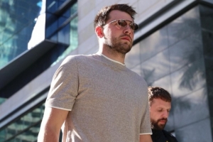 东契奇晒照庆祝：连胜八场&这是团队的力量 让我们继续前进！ - 资讯配图