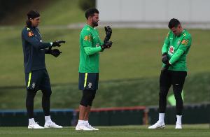 官方:门将雨果·索萨入选巴西国家队,替代受伤的阿利松 - 资讯配图