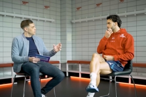 遇到过最强的前锋？拉亚：我会说是C罗，不过我还没和梅西交手过 - 资讯配图