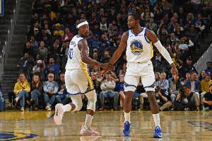 巴特勒：所有人都希望库明加能展现最好的自己 喜欢他近期的表现 - 资讯配图