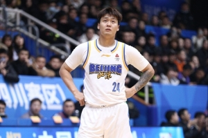 媒体人：杰曼缺阵 球权分配反更合理 赵睿主攻陈盈骏组织分工清晰 - 资讯配图