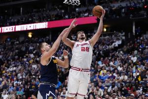 白热化!火箭&掘金&森林狼的胜场差一样 均落后西三湖人2.5个胜场 - 资讯配图