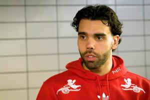 遇到过的最强前锋？拉亚：我会说是C罗，我还没和梅西交过手呢 - 资讯配图