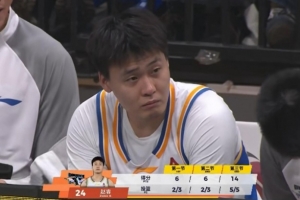 太猛了！赵睿第三节5中5轰下14分2助1断带队反超 - 资讯配图