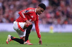 BBC记者谈阿玛德倒地未判点：真正的问题在于判罚标准不一致 - 资讯配图