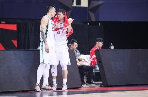 陶汉林：丁神退役了 心情很复杂 感觉我的青春也该结束了吧 - 资讯配图