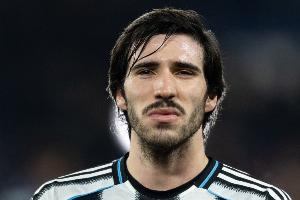 斯基拉:阿森纳、曼市双雄将在今夏争夺托纳利,纽卡要价1亿欧 - 资讯配图