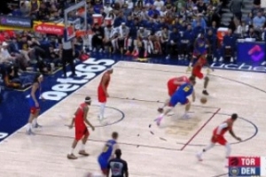 真是打不动！约基奇单打珀尔特尔被直接抢断 巴雷特快攻上篮得手 - 资讯配图