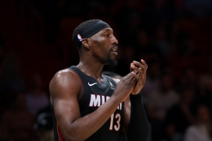 埃迪·豪斯：我不在乎阿德巴约罚球多少次 他本可拿90分 - 资讯配图