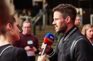 小雷：马奎尔的红点套餐极其严厉，但我能理解裁判做出的判罚 - 资讯配图