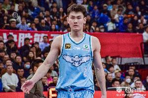 进攻真滴稳!王睿泽打满半场 10中5&三分6中3贡献13分 - 资讯配图